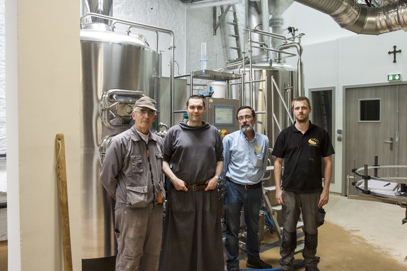 L’équipe lors des premiers brassins à Saint-Wandrille