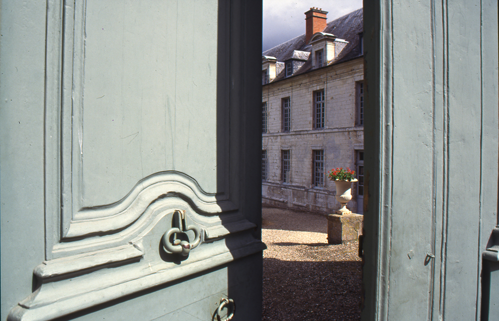 abbaye-saint-wandrille-pelerin-visiteur-moine