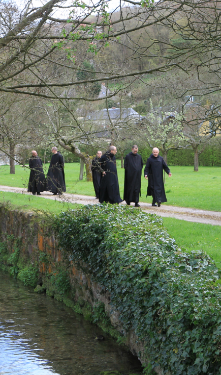 abbaye-saint-wandrille-pelerin-visiteur-moine-communaute-spirituelle-vie-de-fraternelle